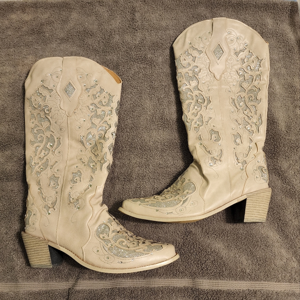 Cream Sparkle Cowgirl Boots - Size 8